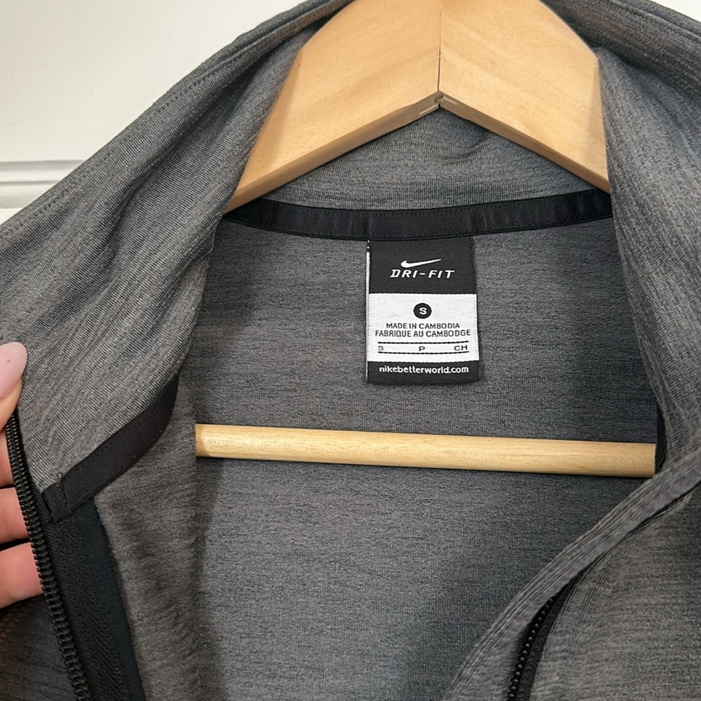Nike DriFit Jacket - Picture 3 of 4